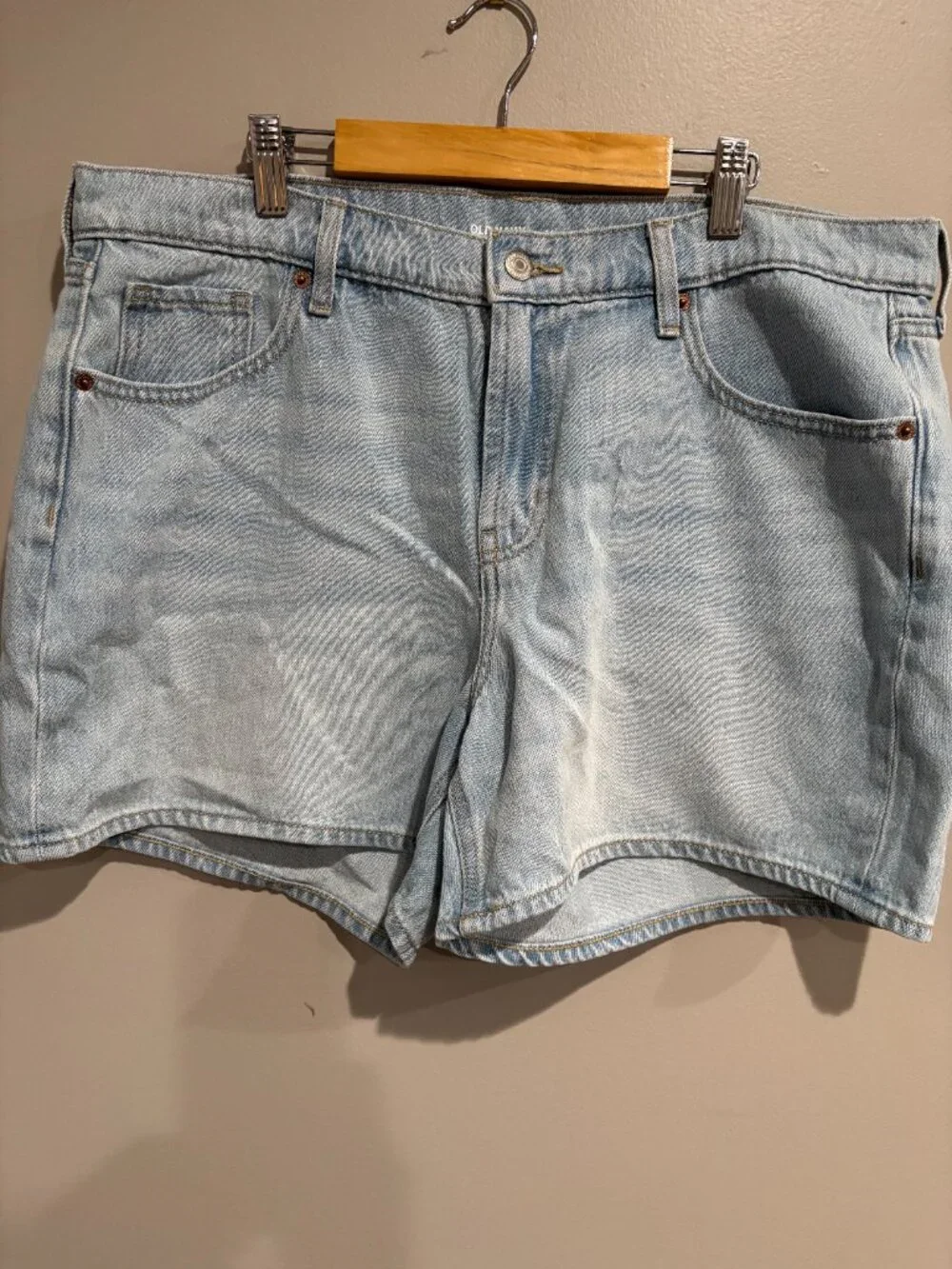 Old Navy women's Baggy Lt Blue denim mid Rise shorts SZ: 14